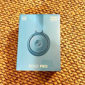 Beats Solo Pro in Blue (BRAND NEW)